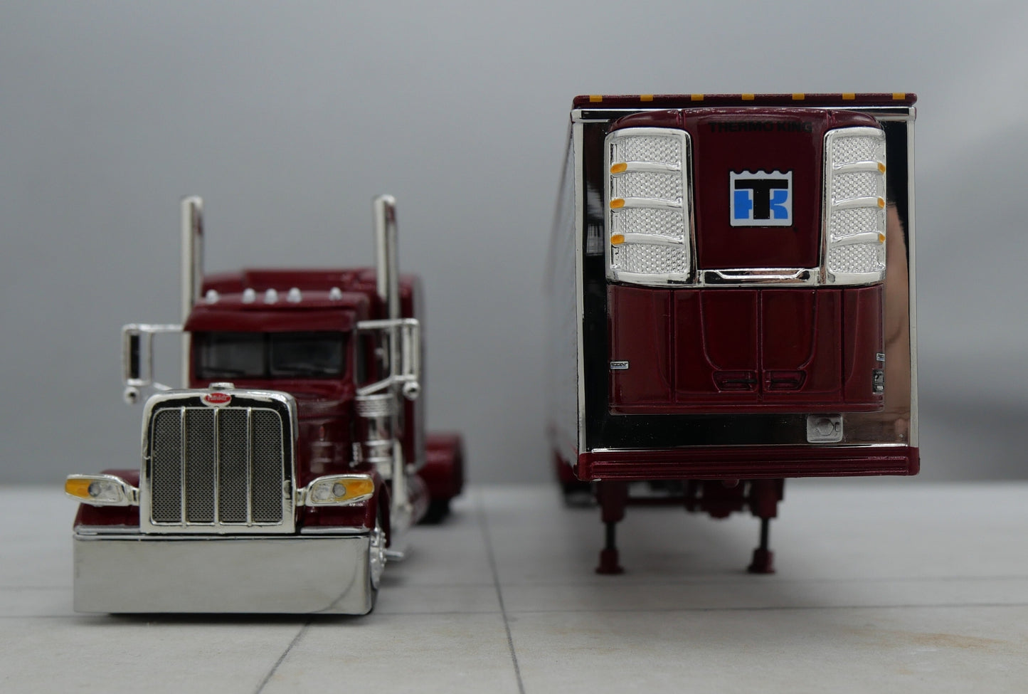 60-1734 Maroon Red Chrome 1/64 DCP Peterbilt 389 w/ Utility Refrigerated Trailer