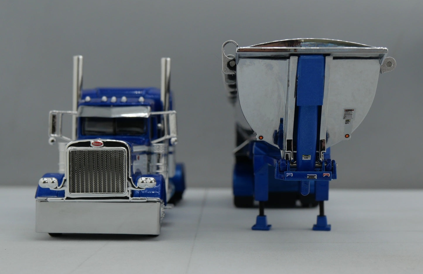 60-1740 1/64 DCP Peterbilt 389 w/ Mac Round Dump Trailer Blue Chrome