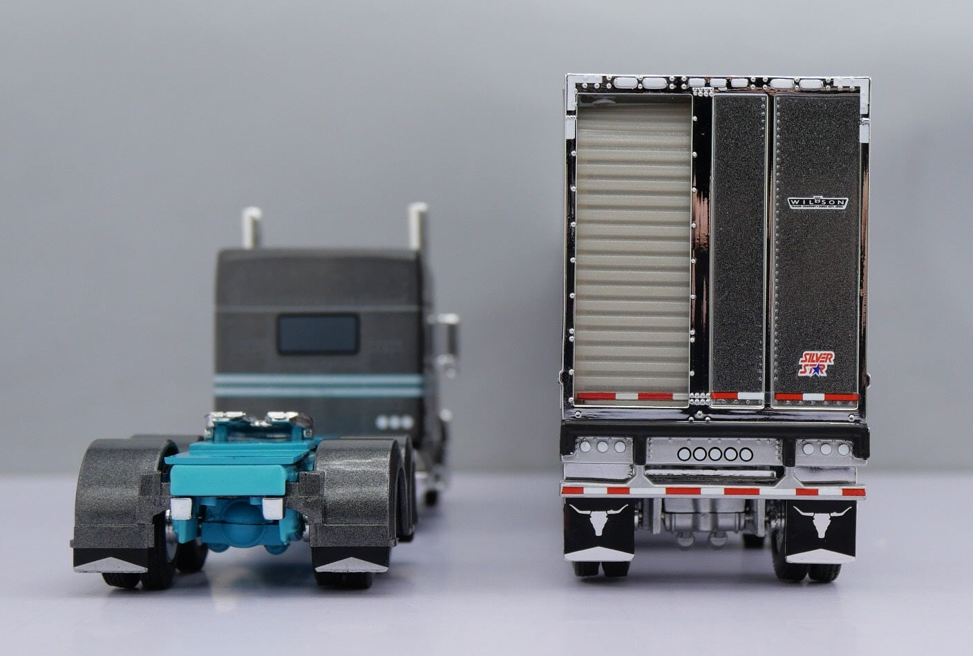 60-1789 Teal/Gunmetal Peterbilt w/ Wilson Spread Axle Livestock Trailer
