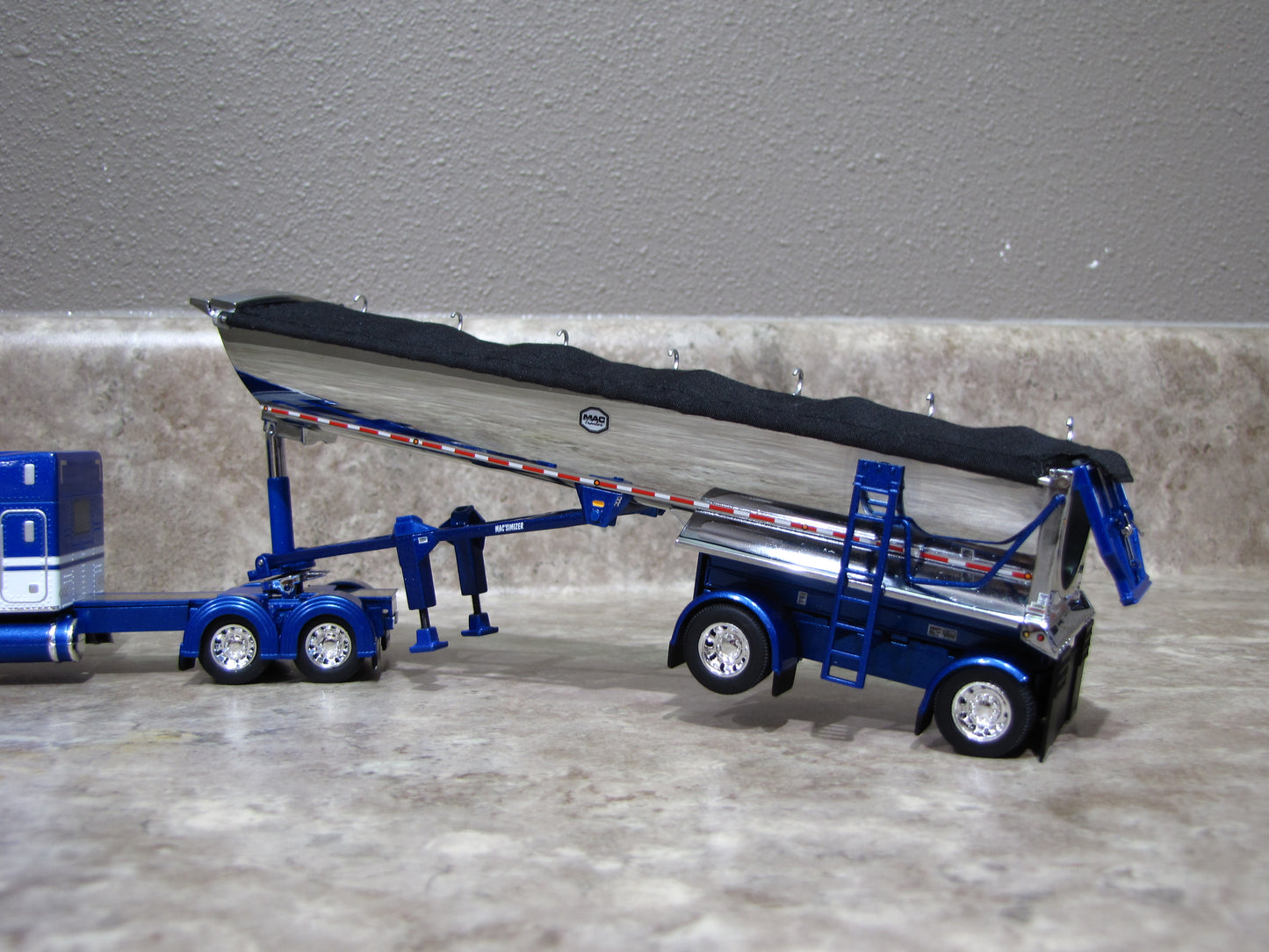 TRL 1740 Blue Chrome Mac Round Dump Trailer