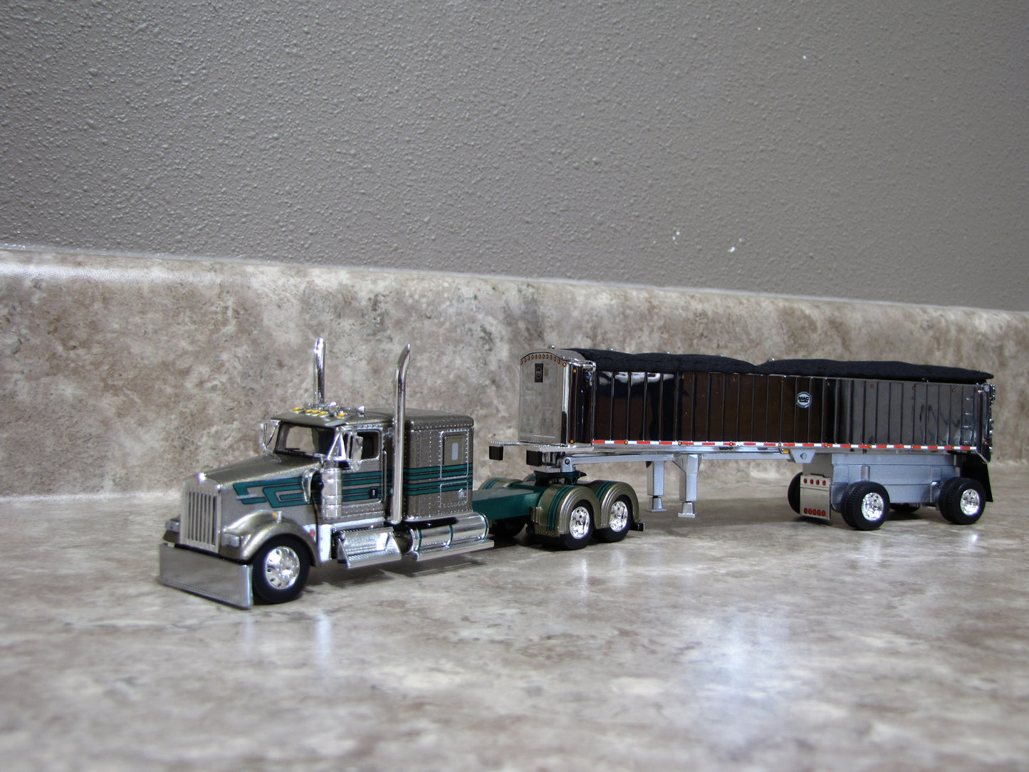 #60-1998 Kenworth D&D Hauling W900L & End Dump Trailer