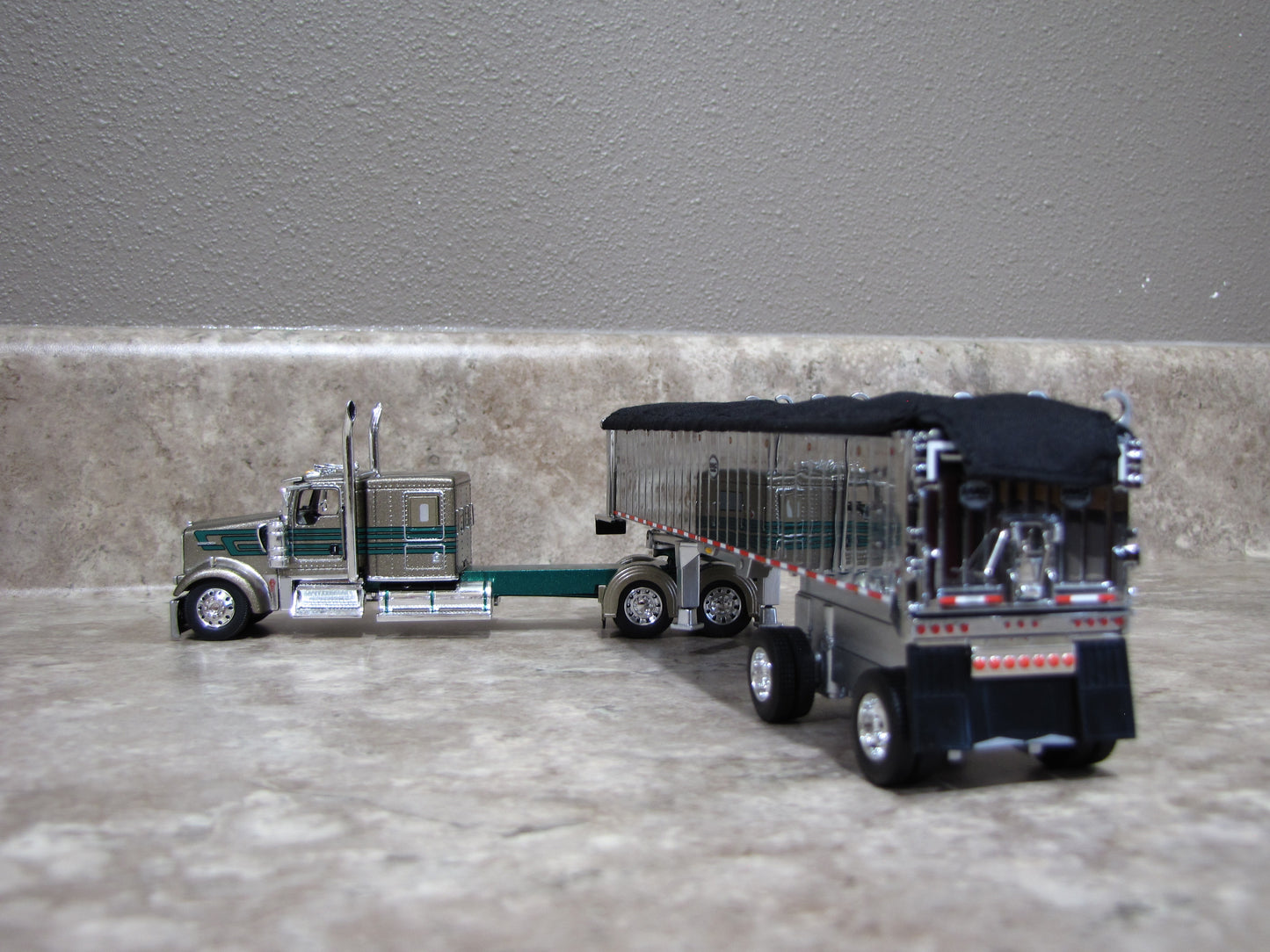 #60-1998 Kenworth D&D Hauling W900L & End Dump Trailer
