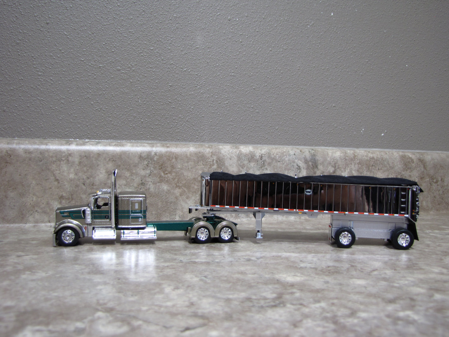 #60-1998 Kenworth D&D Hauling W900L & End Dump Trailer