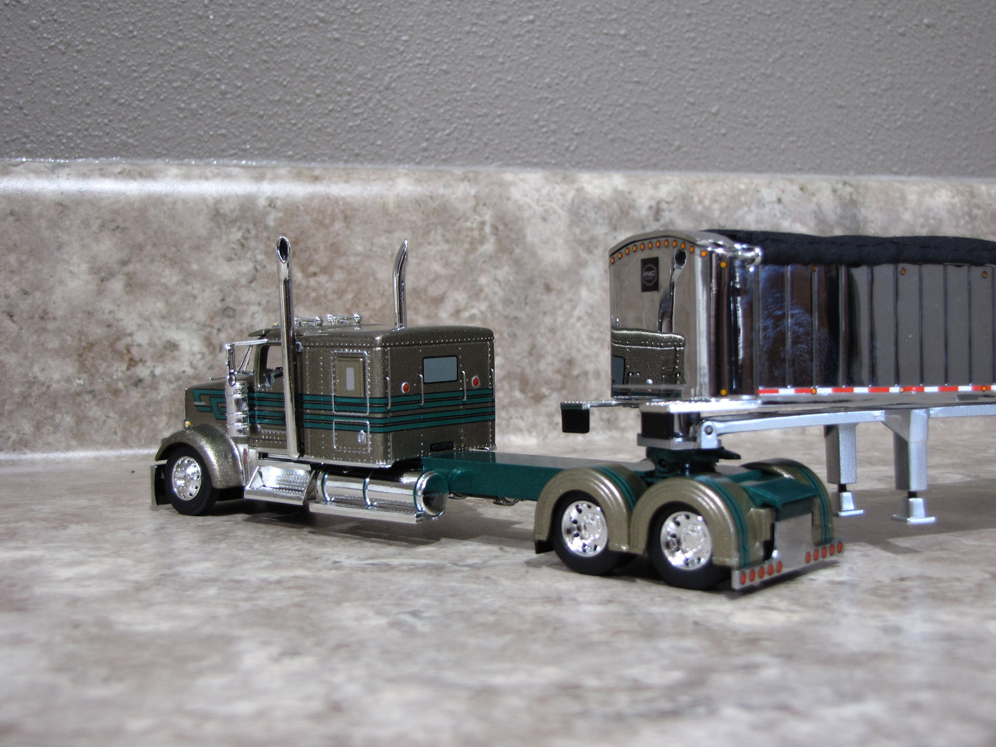 #60-1998 Kenworth D&D Hauling W900L & End Dump Trailer