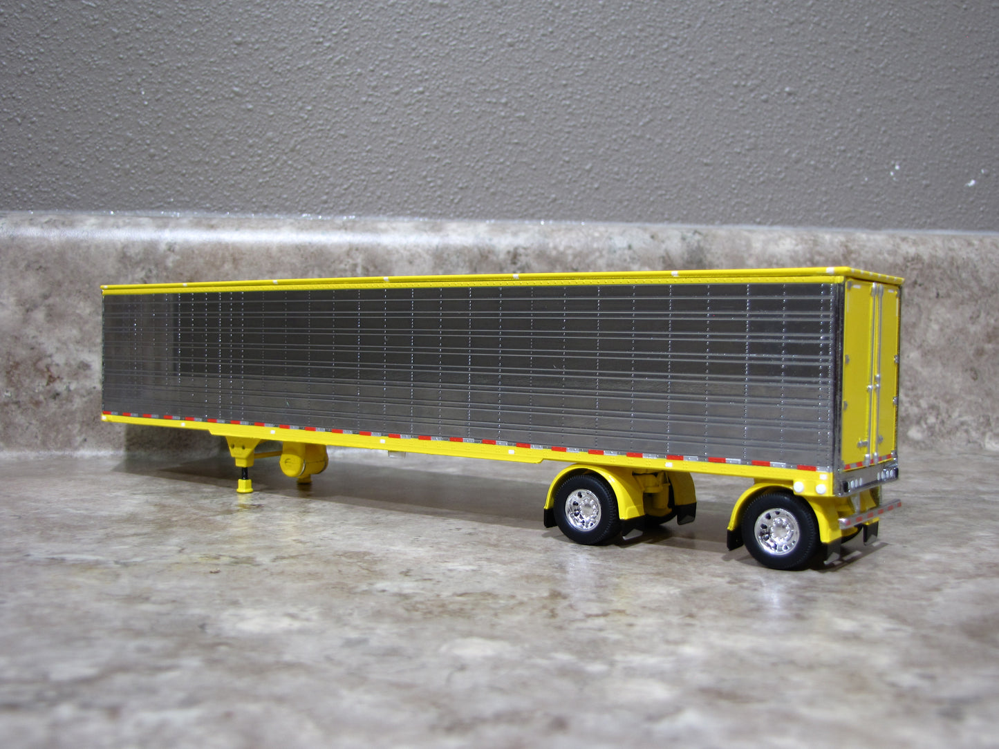 TRL 1733 Chrome Yellow Utility Refrigerated Spread Axle Trailer