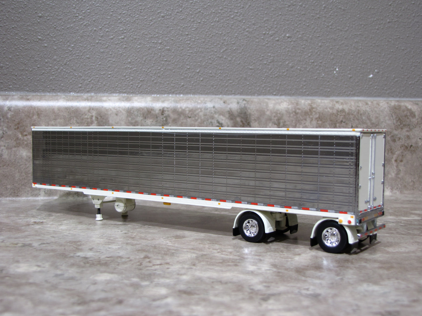 TRL 1736 Chrome Cream Utility Refrigerated Spread Axle Trailer