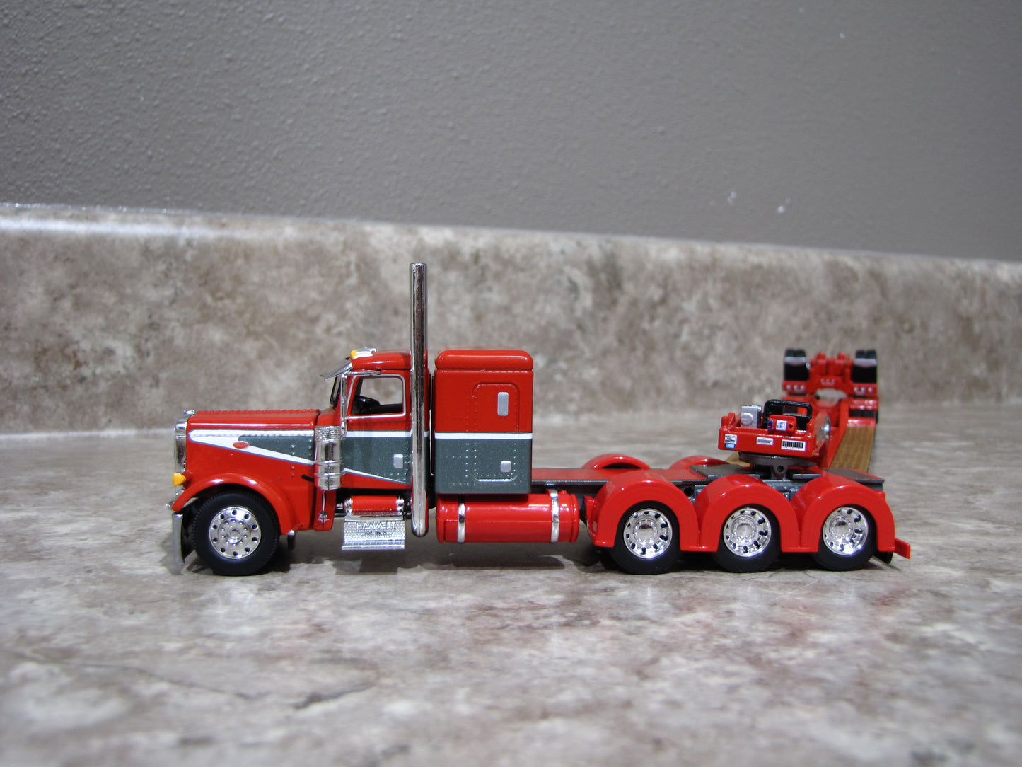 DCP #60-1971 Hammett Excavation Peterbilt 389 W Lowboy Trailer