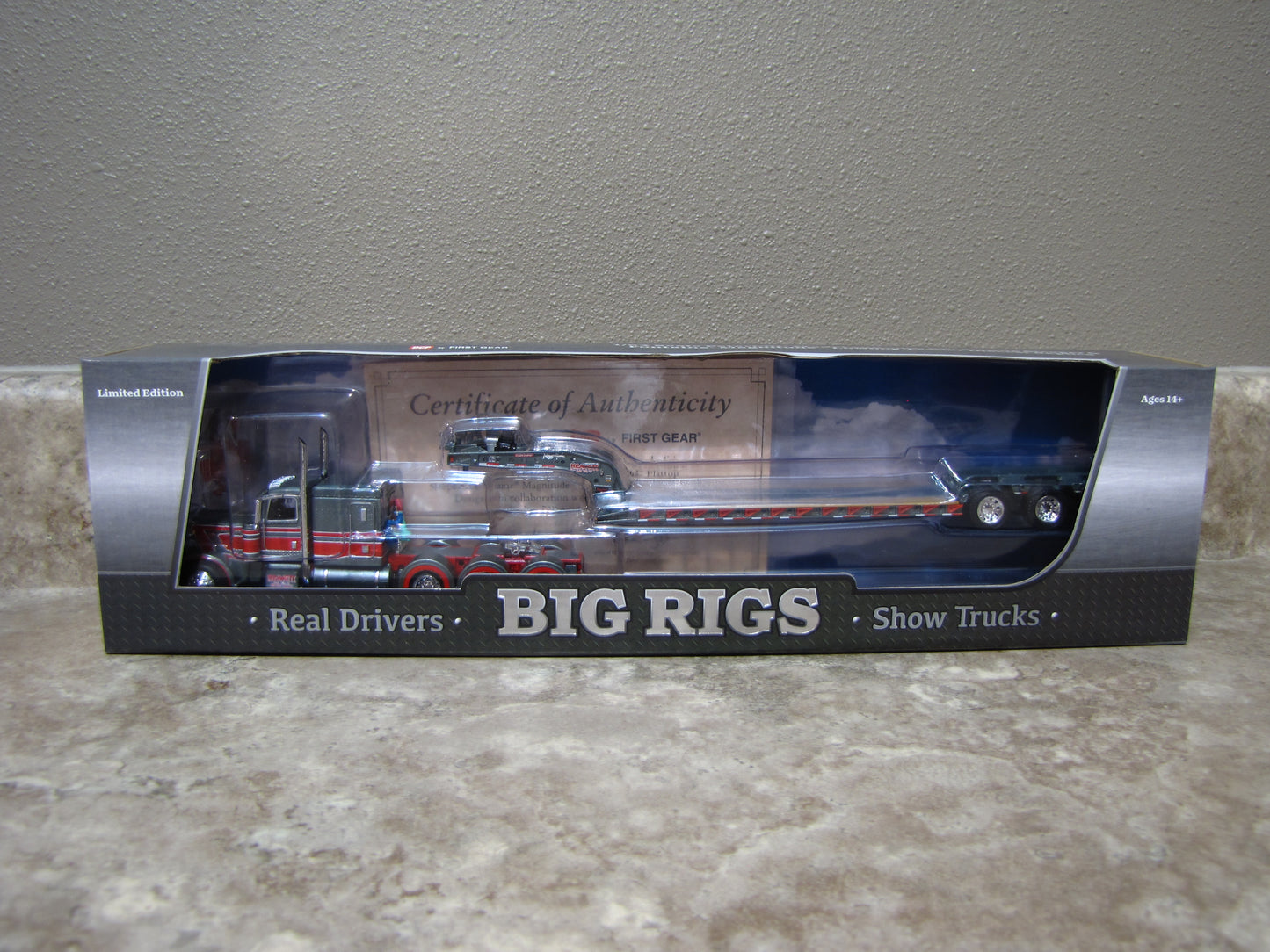 DCP #60-0900 1/64 Hammett Excavation Peterbilt 389 W Lowboy Trailer