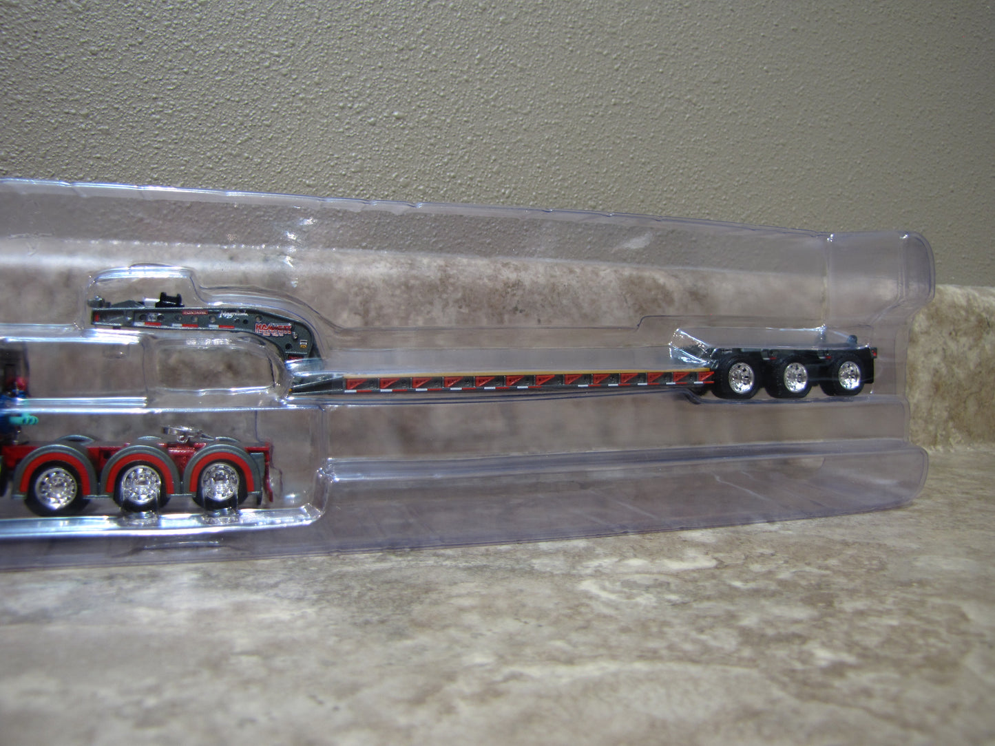DCP #60-0900 1/64 Hammett Excavation Peterbilt 389 W Lowboy Trailer