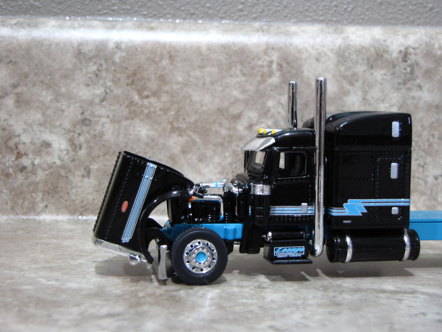 60-1790 Lesage Trucking Peterbilt w/ Wilson Spread Axle Livestock Trailer