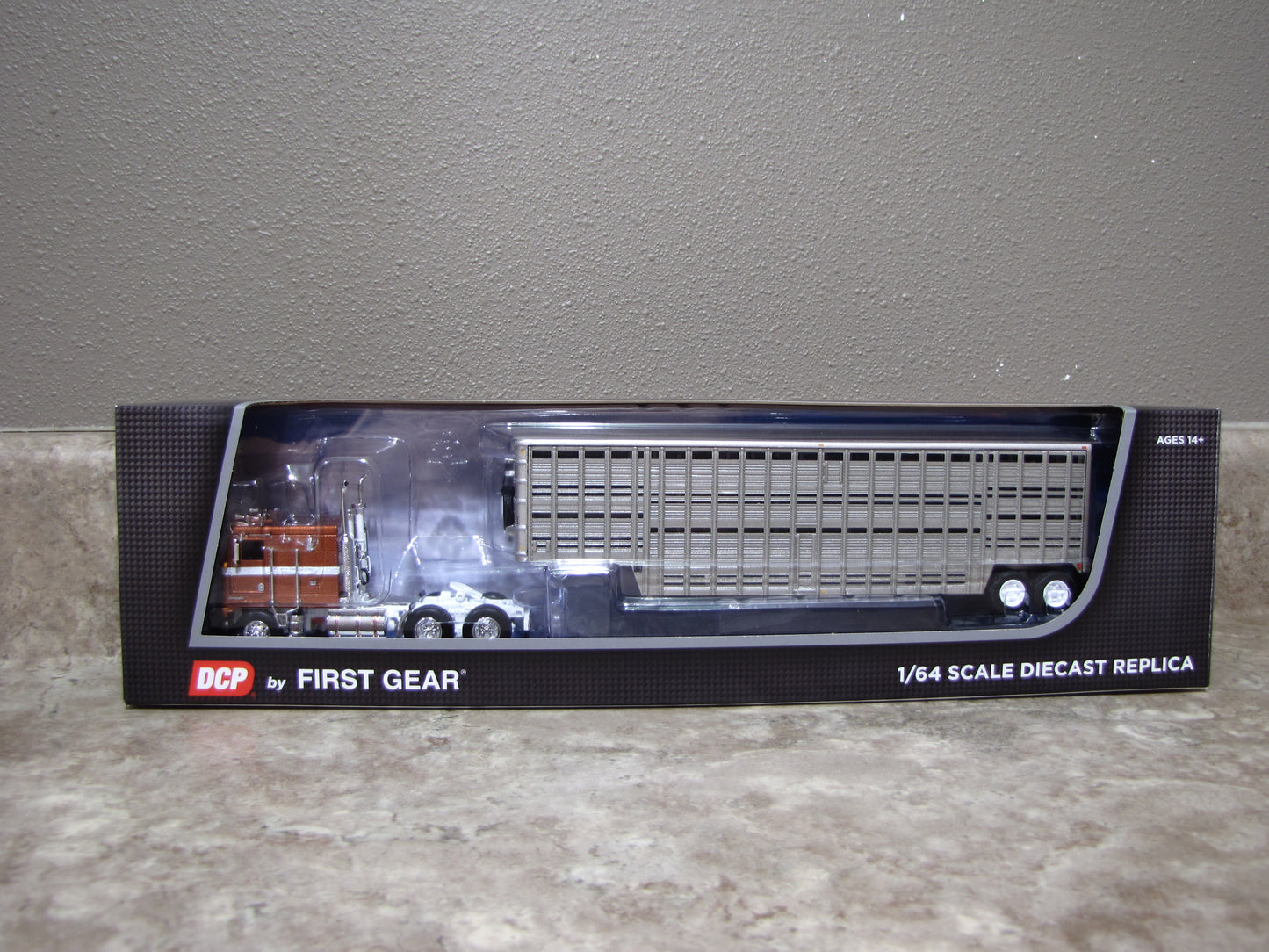 #60-1814 Kenworth K100 COE Wilson Vintage Livestock Trailer