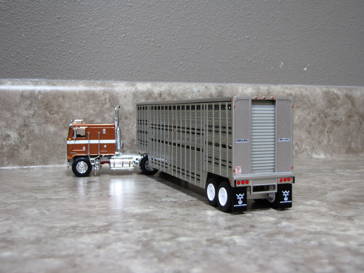 #60-1814 Kenworth K100 COE Wilson Vintage Livestock Trailer