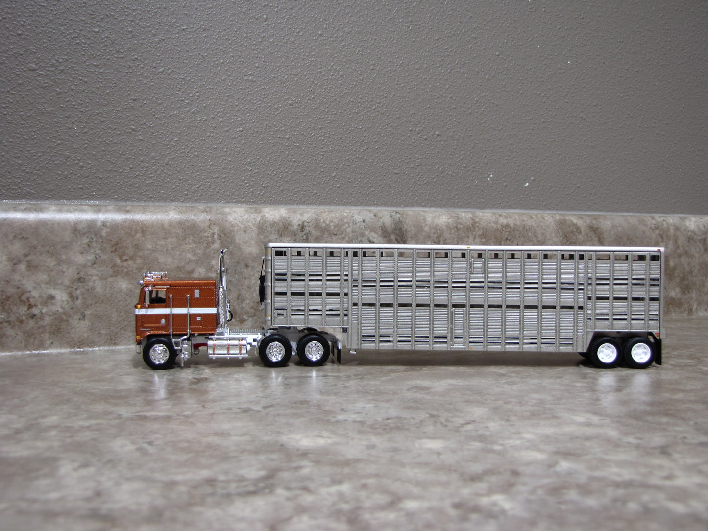 #60-1814 Kenworth K100 COE Wilson Vintage Livestock Trailer