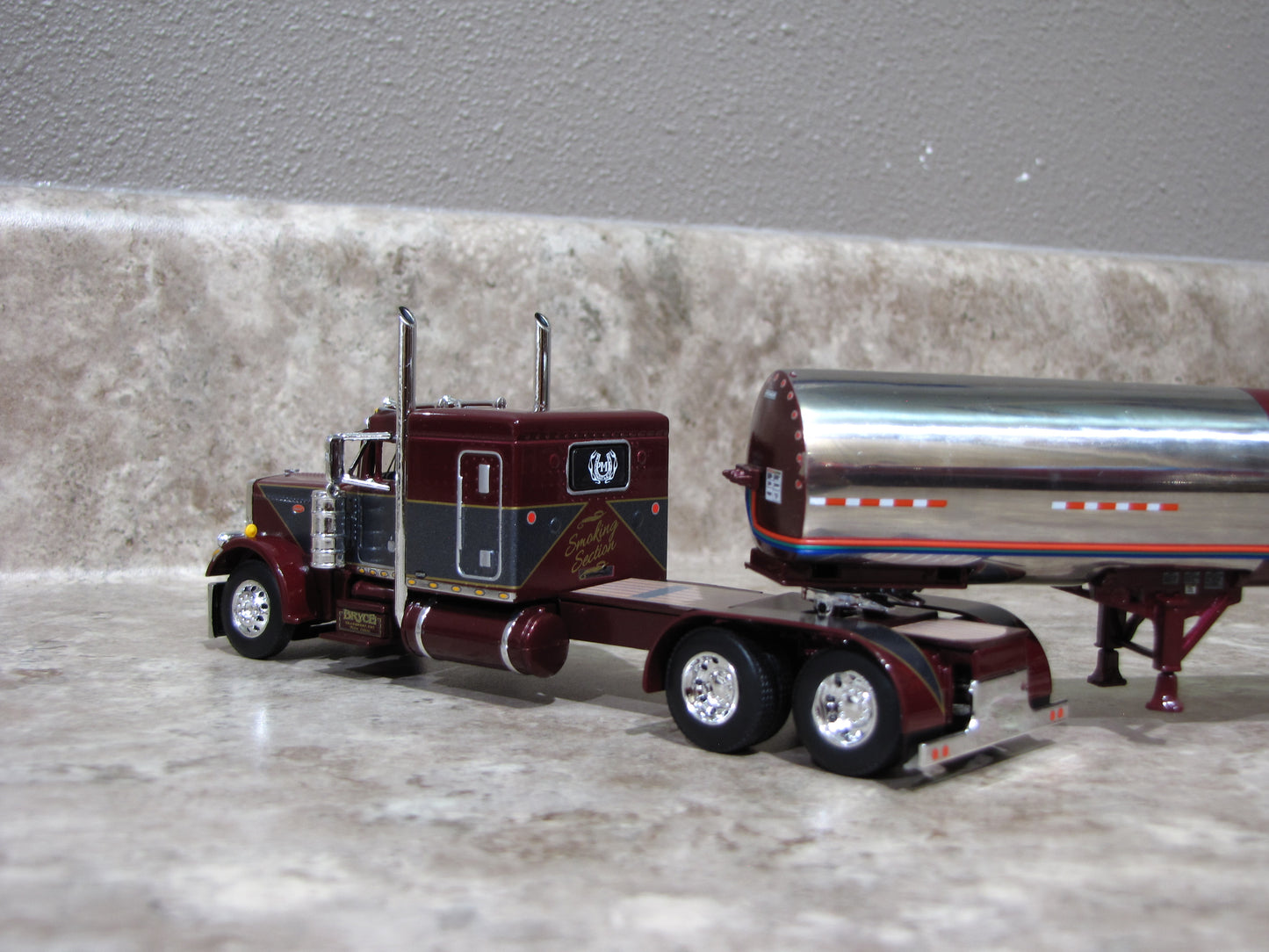 #60-1330 Big Rigs Bryce Transport 359 Peterbilt Brenner Asphalt Tanker Trailer