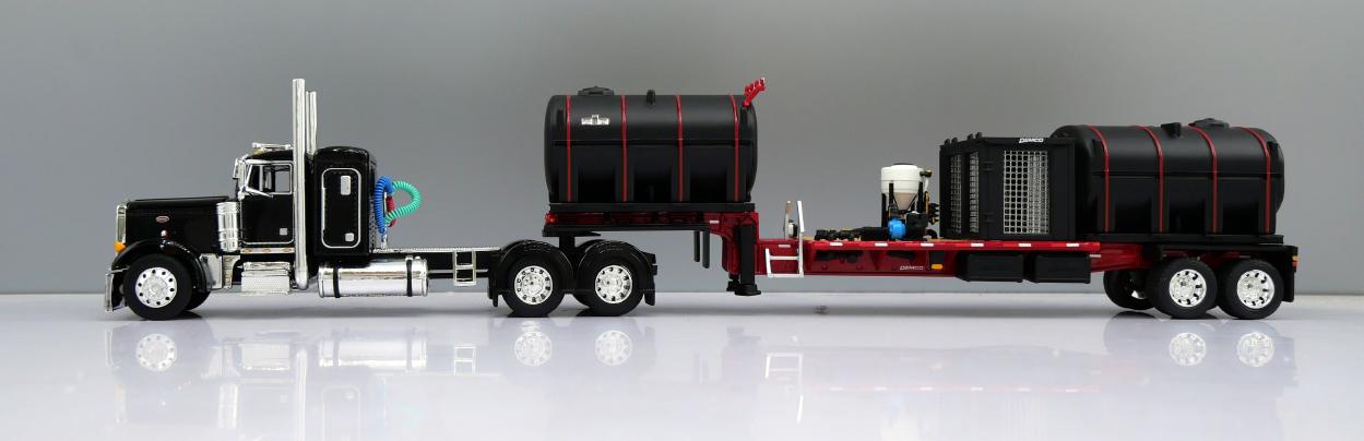 #60-2078 379 Peterbilt w/ Demco Fertilizer Tender Trailer Red/Black