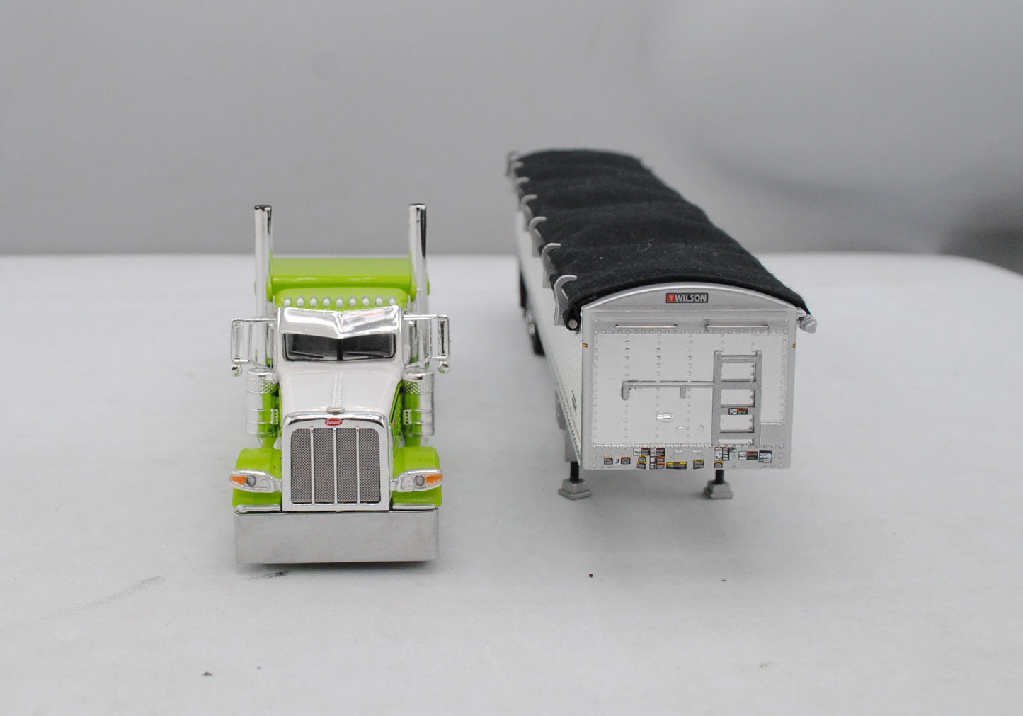 #60-1474 Lime Green White Peterbilt 389 Tri Axle with White Tri Grain Trailer