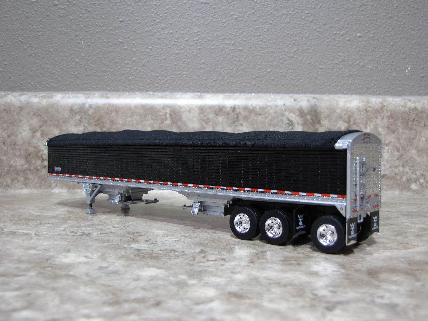 TRL 1472 Black Tri-Axle Wilson Grain Trailer