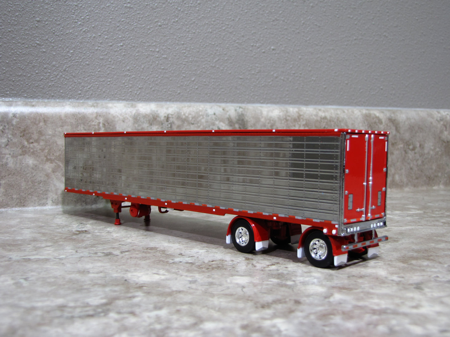 TRL 1324 Chrome Red Carrier Reefer Spread Axle Trailer