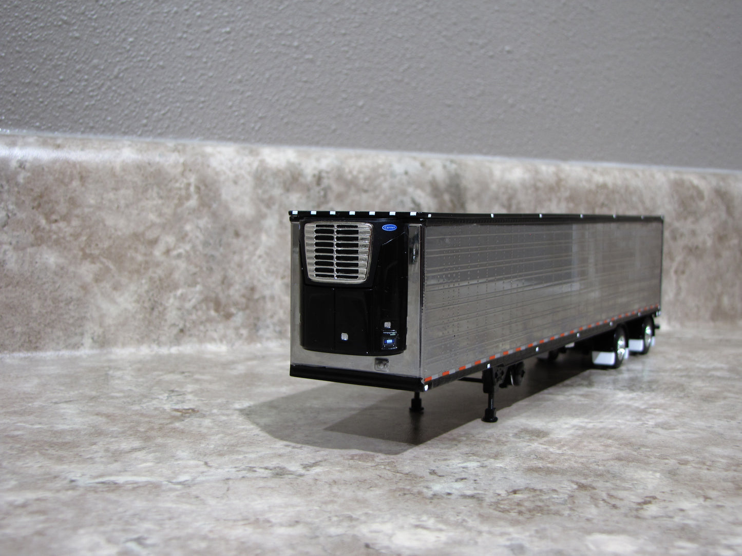 TRL 1323 Chrome Black Carrier Reefer Spread Axle Trailer