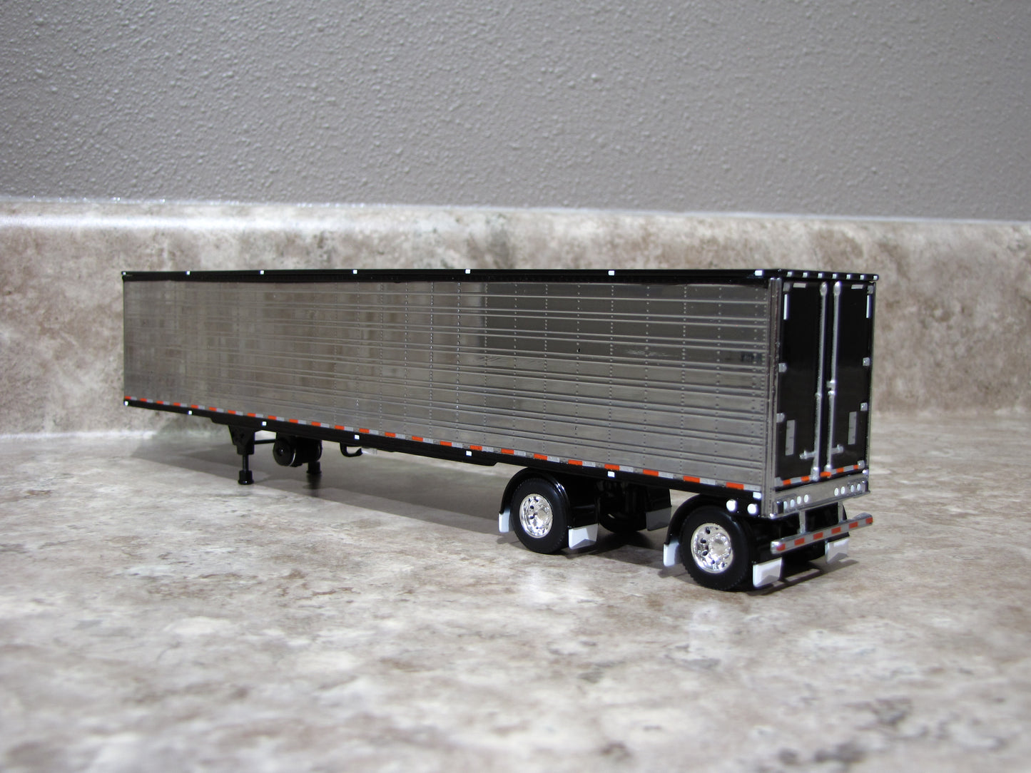 TRL 1323 Chrome Black Carrier Reefer Spread Axle Trailer