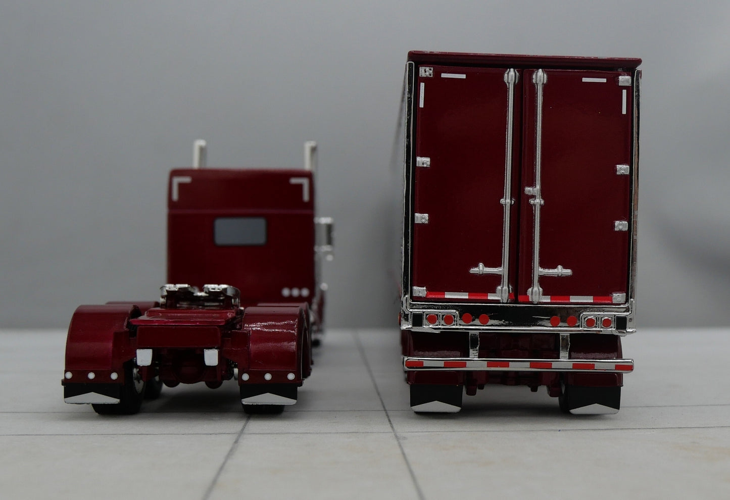 60-1734 Maroon Red Chrome 1/64 DCP Peterbilt 389 w/ Utility Refrigerated Trailer