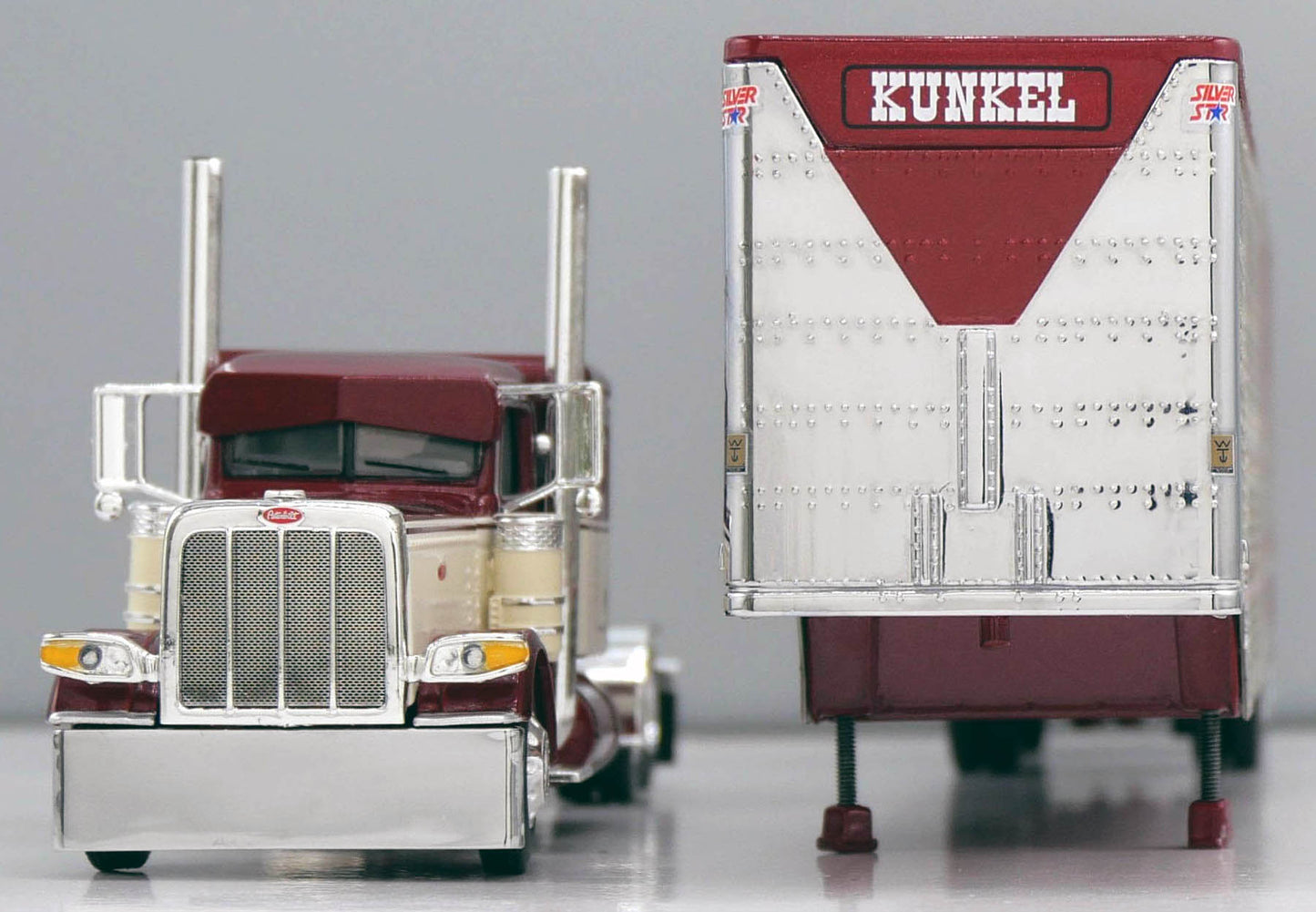 #60-2240 Kunkel Express Peterbilt w/ Wilson Livestock Trailer