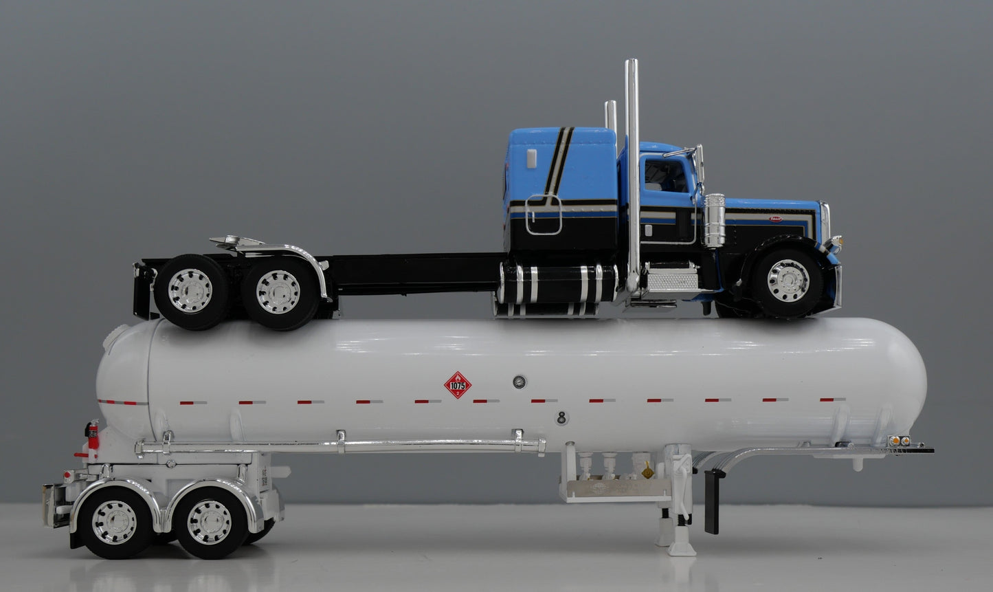#69-2304 Blue/Black Peterbilt 389 & Tank Trailer