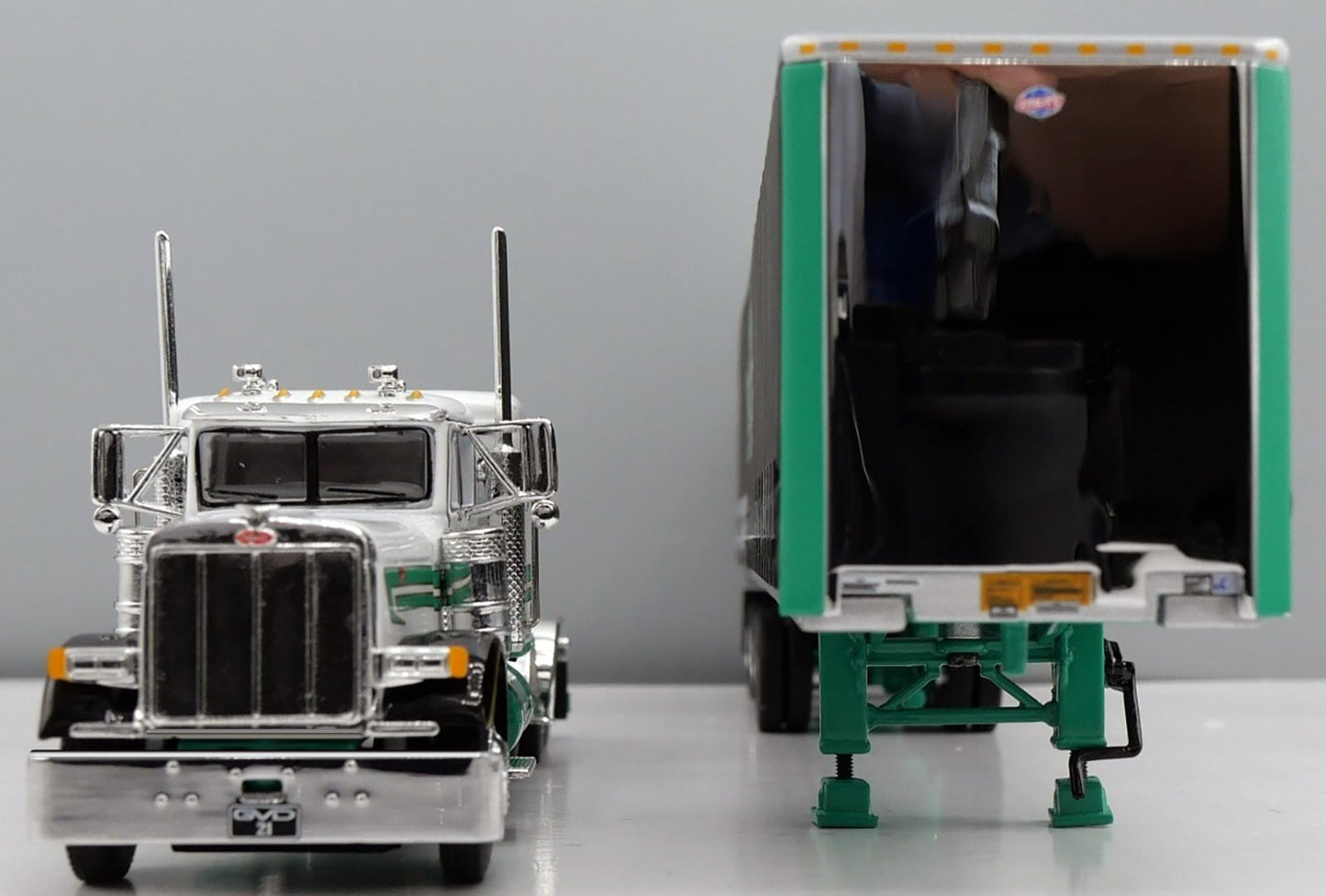 #60-2158 George Van Dyke Peterbilt 379 w/ Quad-axle Utility Tautliner trailer