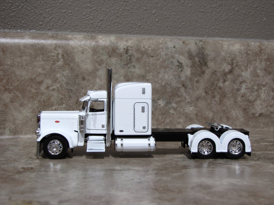 CAB 1739 White 389 Peterbilt Semi Truck