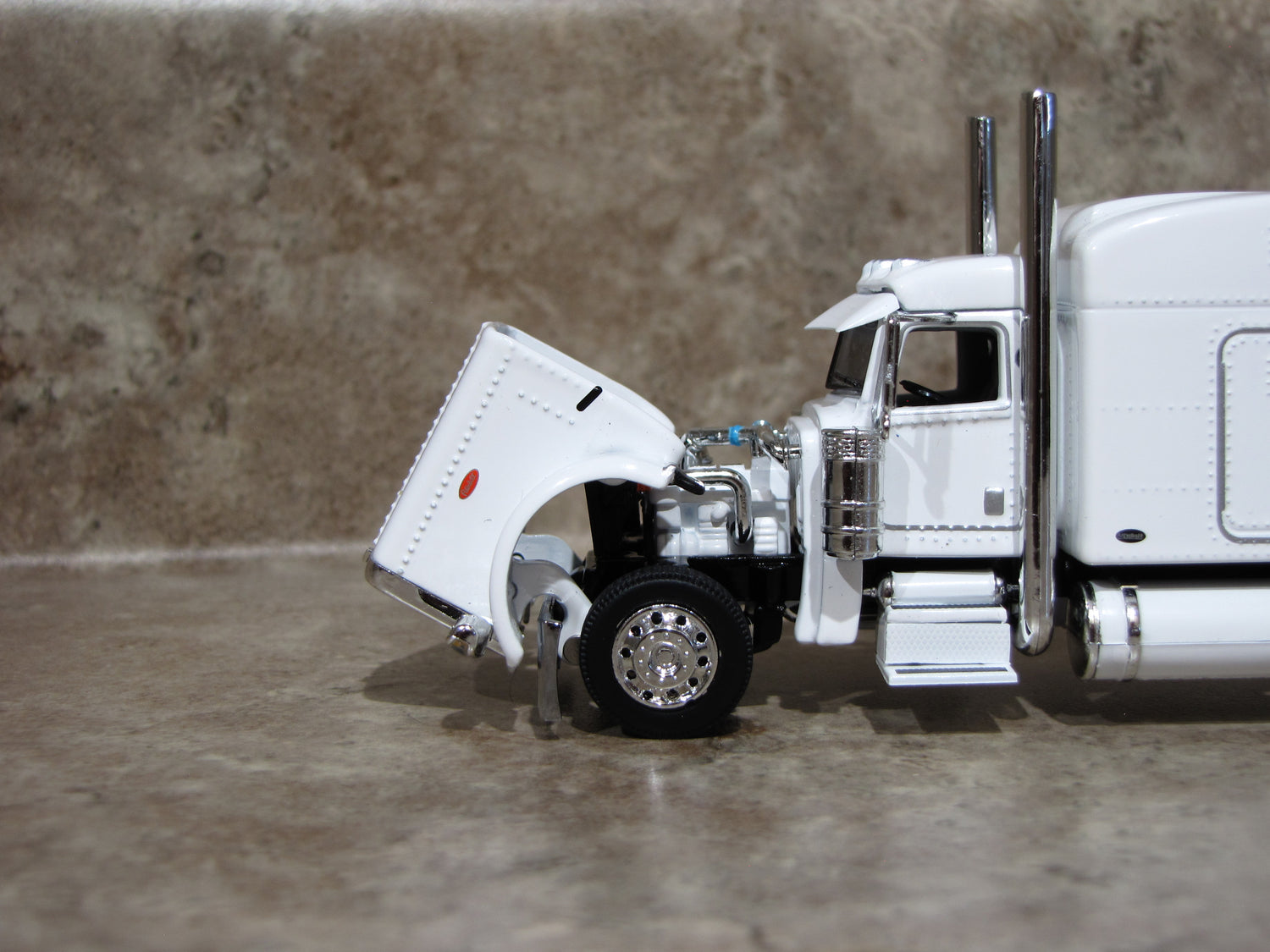 CAB 1739 White 389 Peterbilt Semi Truck