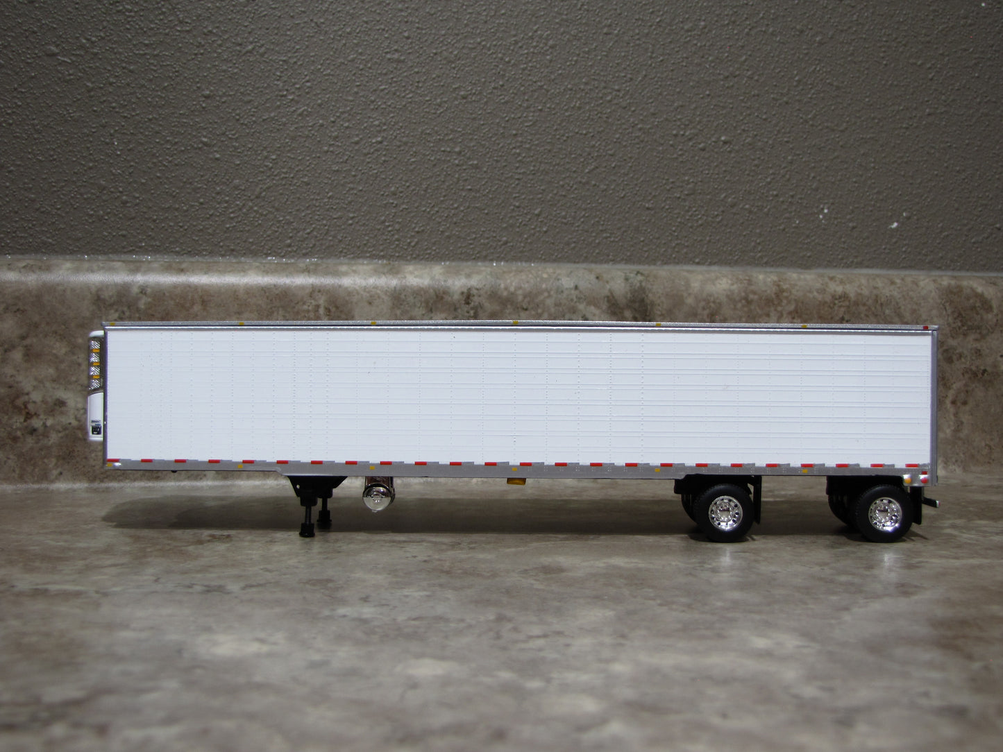 White Utility 53' Refrigerated Thermo King Trailer