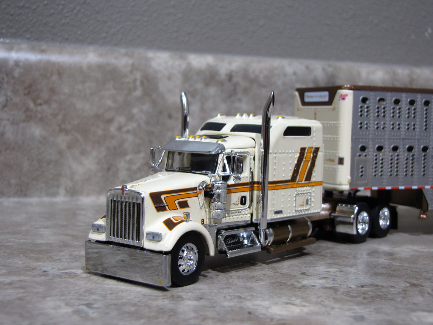 #60-1755 1/64 DCP Paradise Trucking Kenworth W900L w/ Livestock Trailer Brown Cream