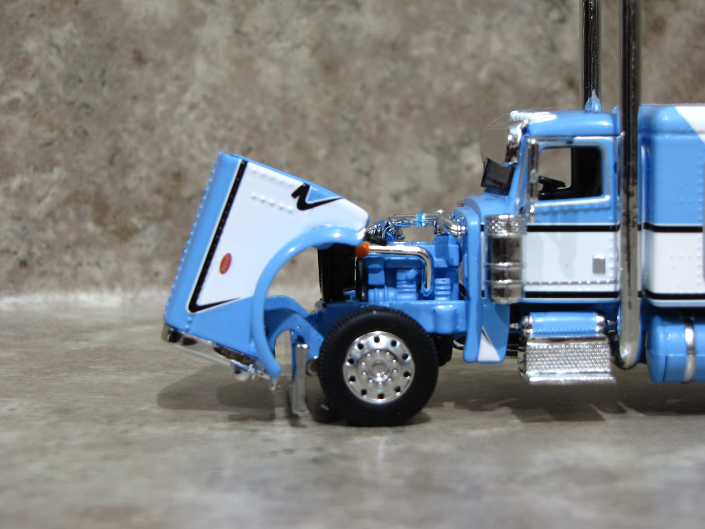 CAB 1972 Blue White Flattop Tri-axle Peterbilt 389 Semi Truck