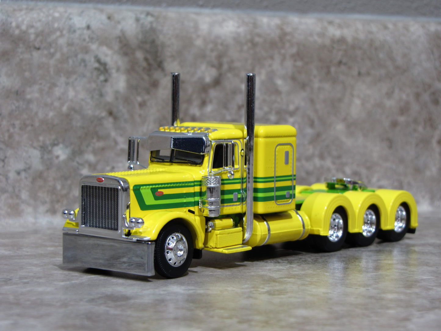 CAB 1974 Yellow Green Flattop Tri-axle Peterbilt 389 Semi Truck