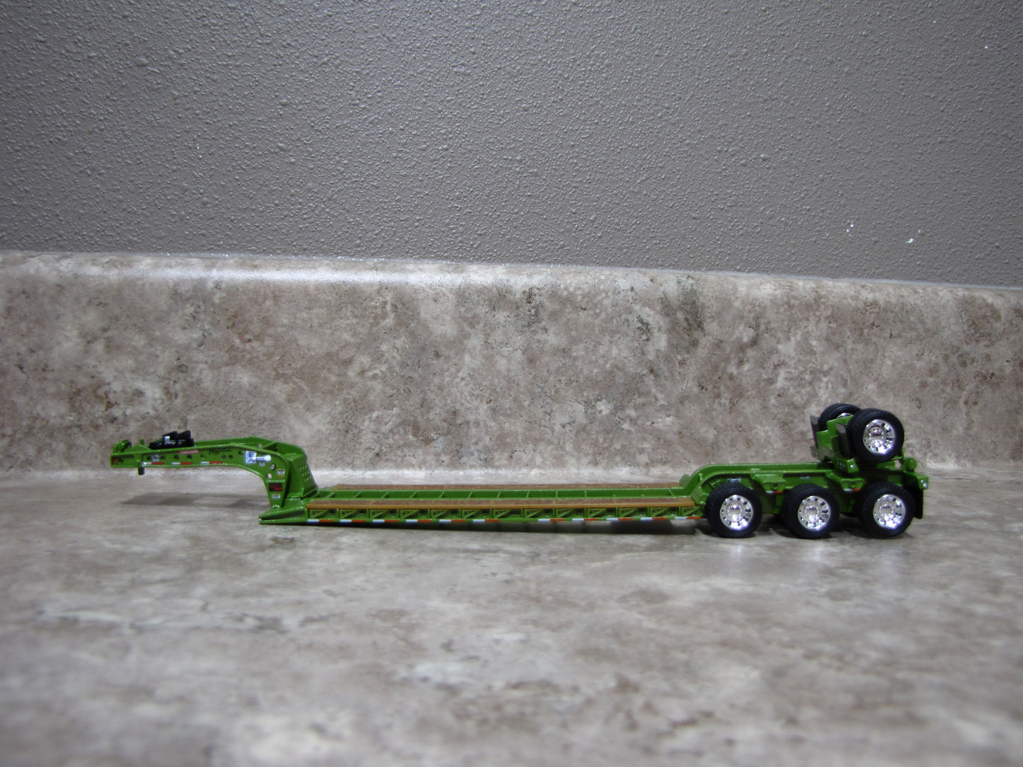 TRL1973 Green Fontaine Magnitude Lowboy Trailer w Flip Axle