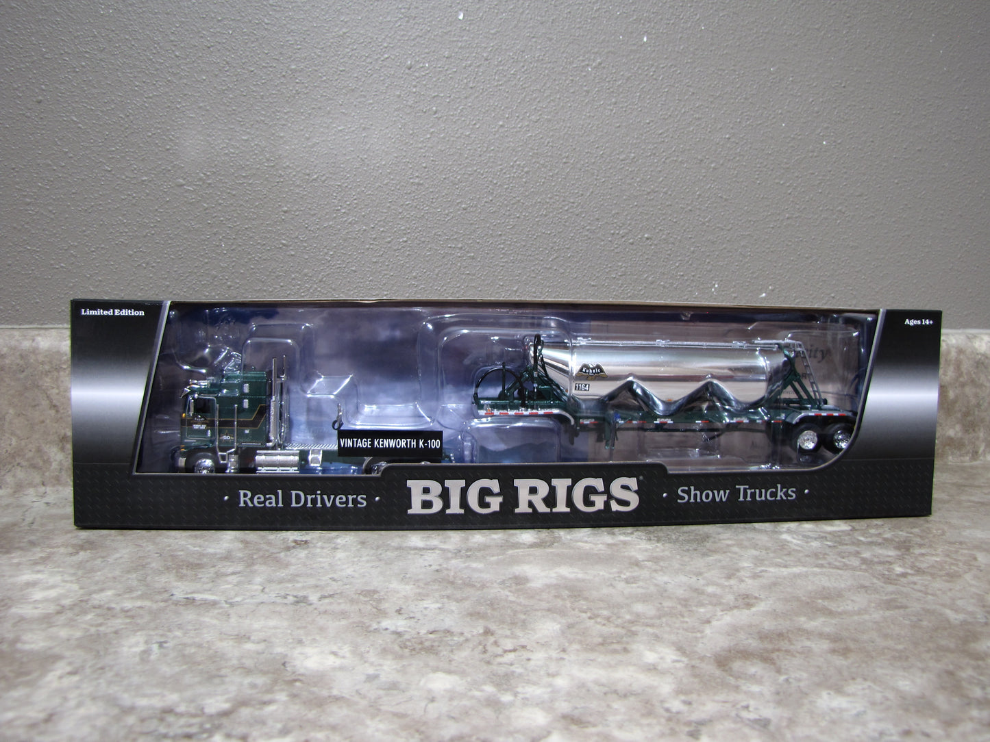 #69-1617  Big Rigs Kuhnle Bros. Kenworth K100 Pneumatic Trailer