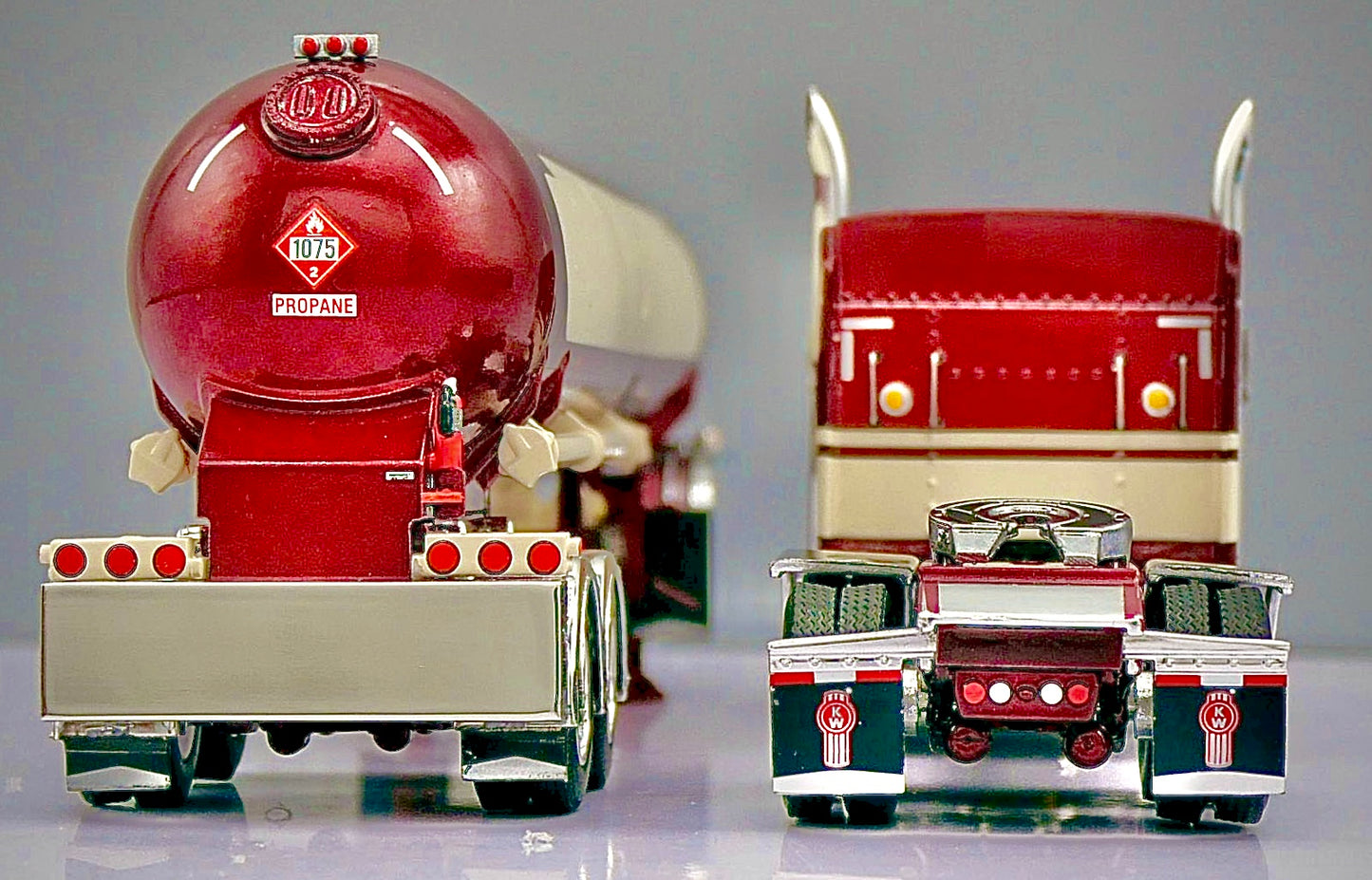 #60-2060 SRD Kenworth W900L with LP Tanker.