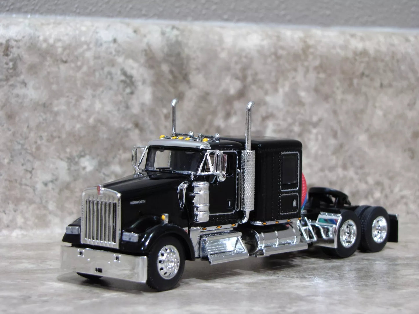 CAB 1778 Black Kenworth W900