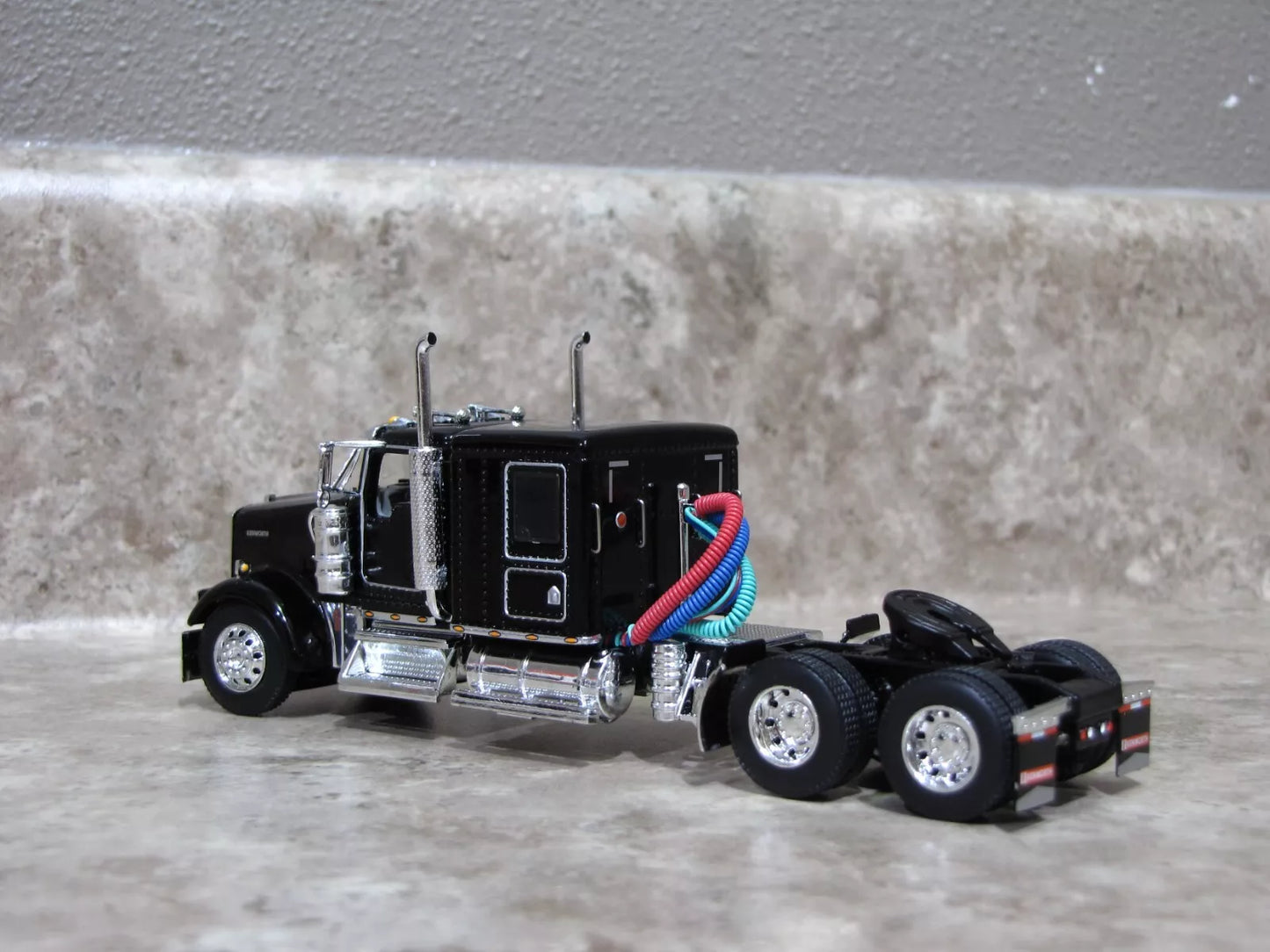 CAB 1778 Black Kenworth W900