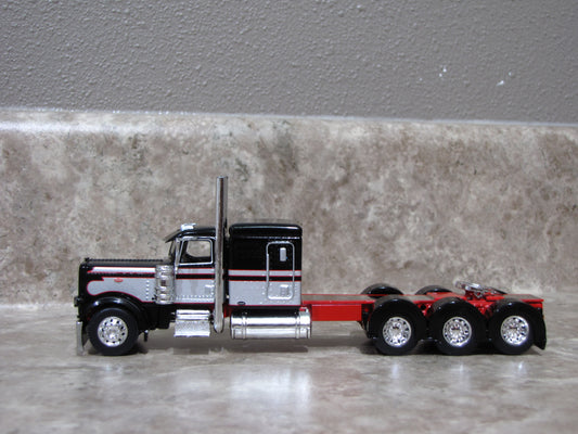 CAB 1473 Red Black Silver Flattop Tri-Axle Peterbilt 389 Semi Truck