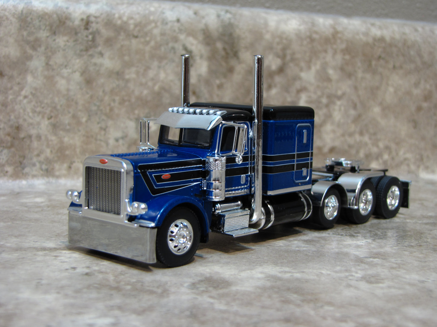 CAB 1101 Blue Black 389 Tri-Axle Peterbilt Semi Truck