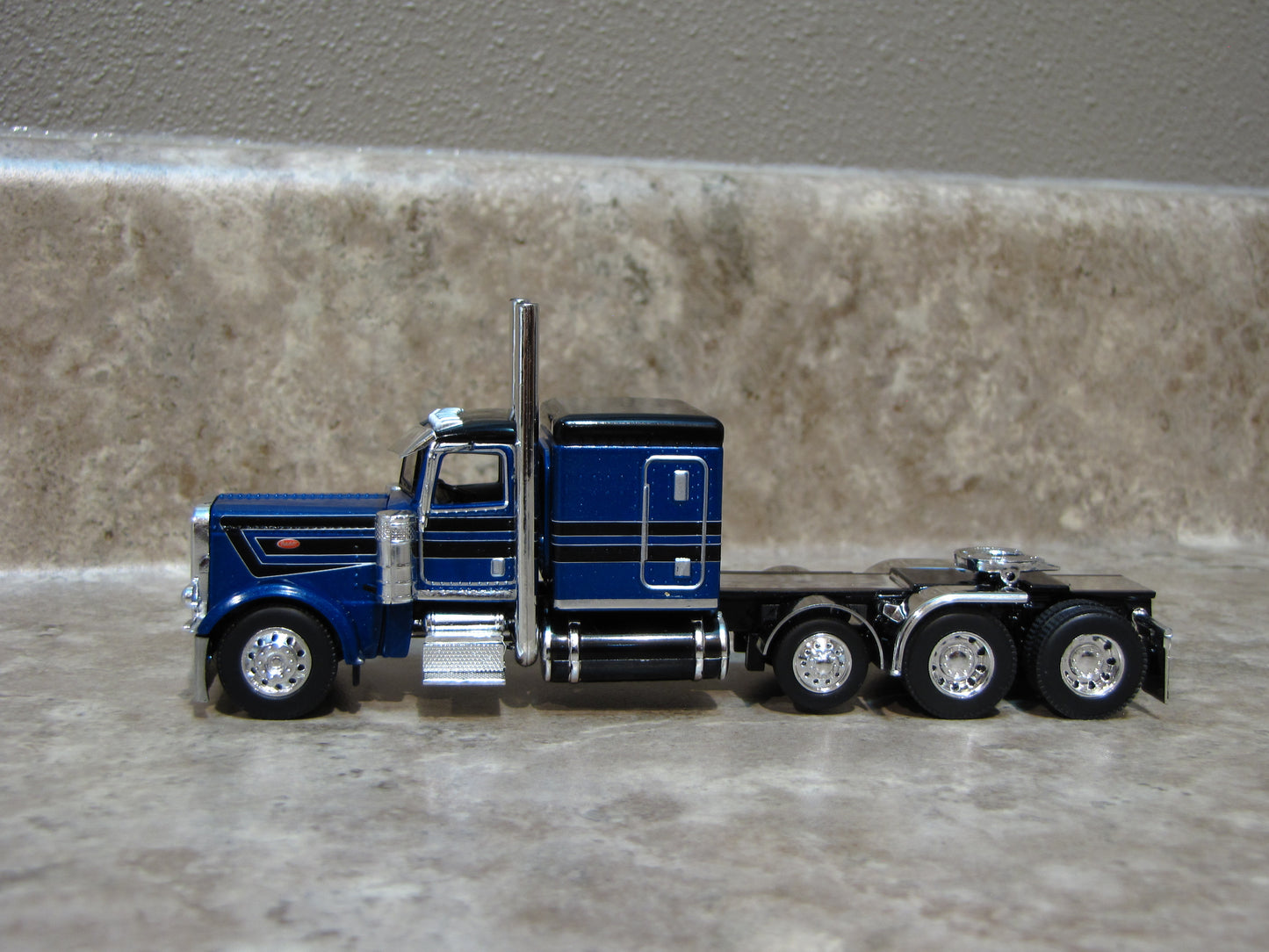 CAB 1101 Blue Black 389 Tri-Axle Peterbilt Semi Truck