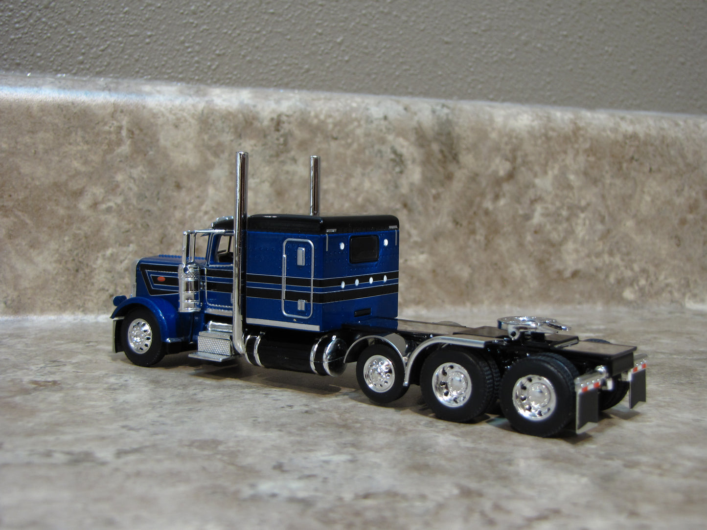 CAB 1101 Blue Black 389 Tri-Axle Peterbilt Semi Truck